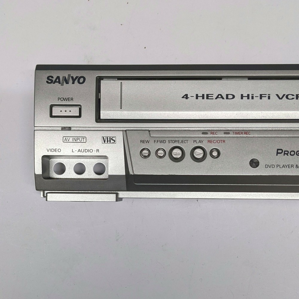 Complete Front Panel with Working Buttons Sanyo DVD and VCR Model #DVW-7200
