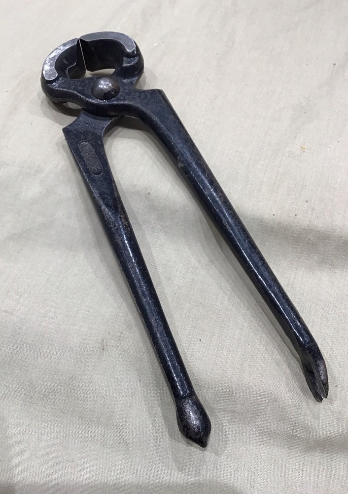 Whale Pincers 8”