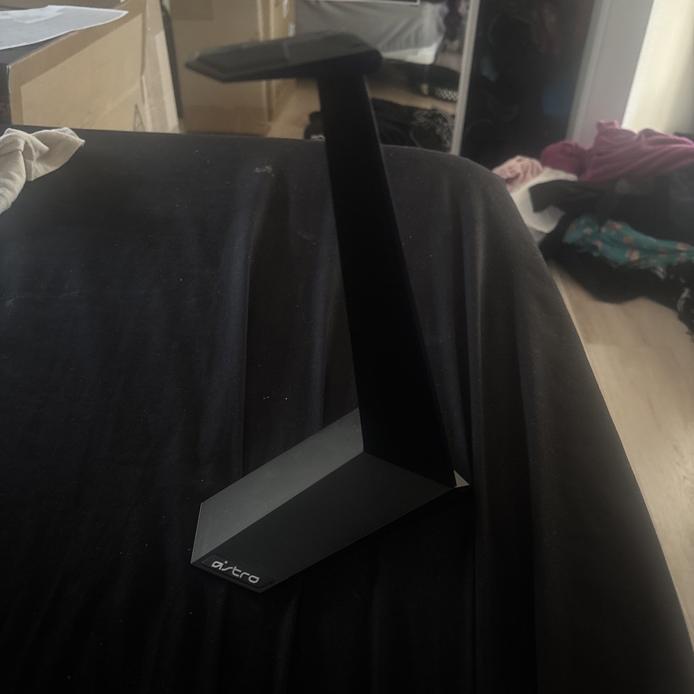 Astro foldable headset stand for Gaming