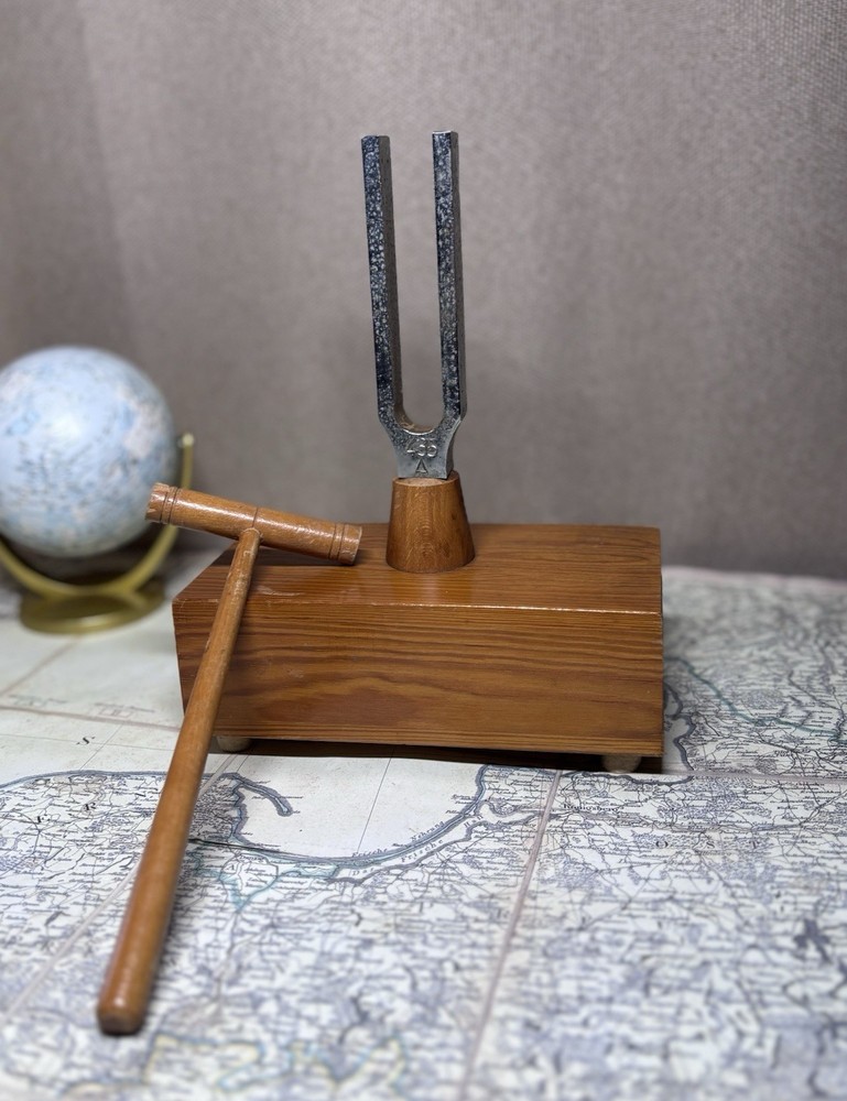 Vintage Chrome Tuning Fork – 435 Hz (A Note) – Decorative & Functional
