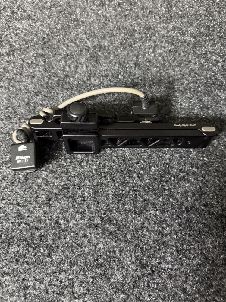 Really Right Stuff WPF-1 A Folding Flash Bracket