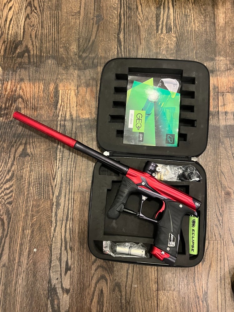 PLanet Eclipse GEO 3 Paintball Marker With IV Core
