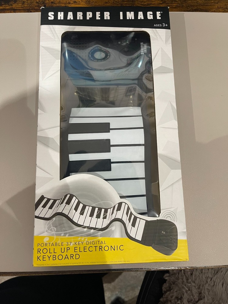 The Sharper Image Roll-Up Digital Electrionic 37 Key-Keyboard  New/Open Box