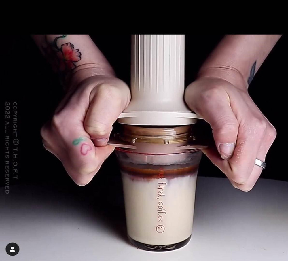 Cafflano Kompresso (Hand Carry Coffee Maker) Black