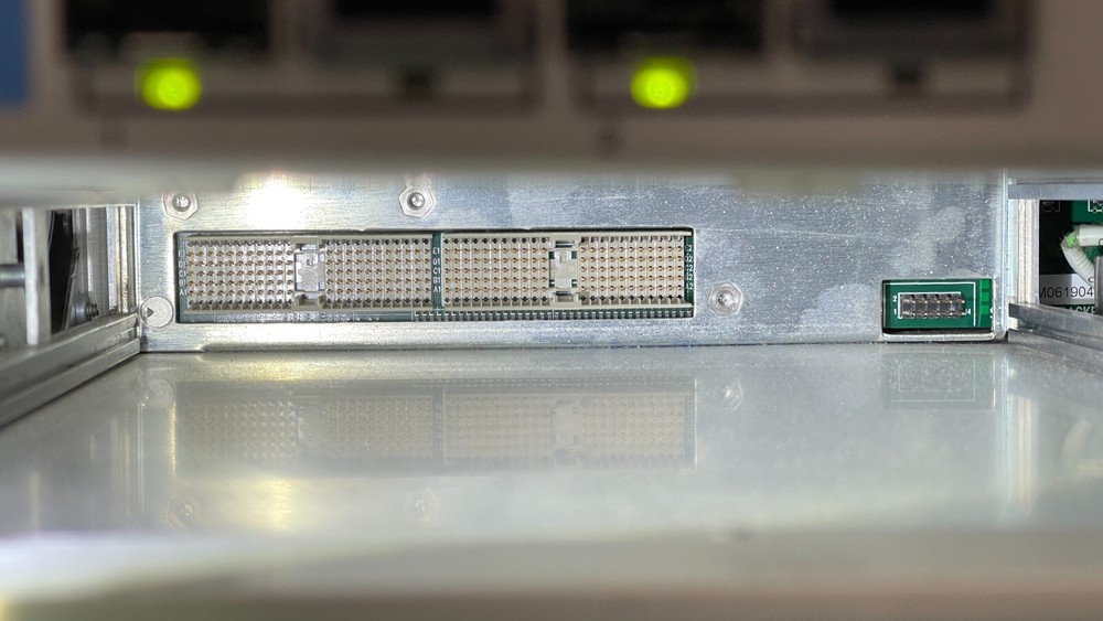 Spirent SMB-600B Performance Analysis System With LAN-3320A Module