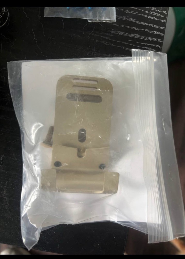 Pvs-14 Bracket With Screw.