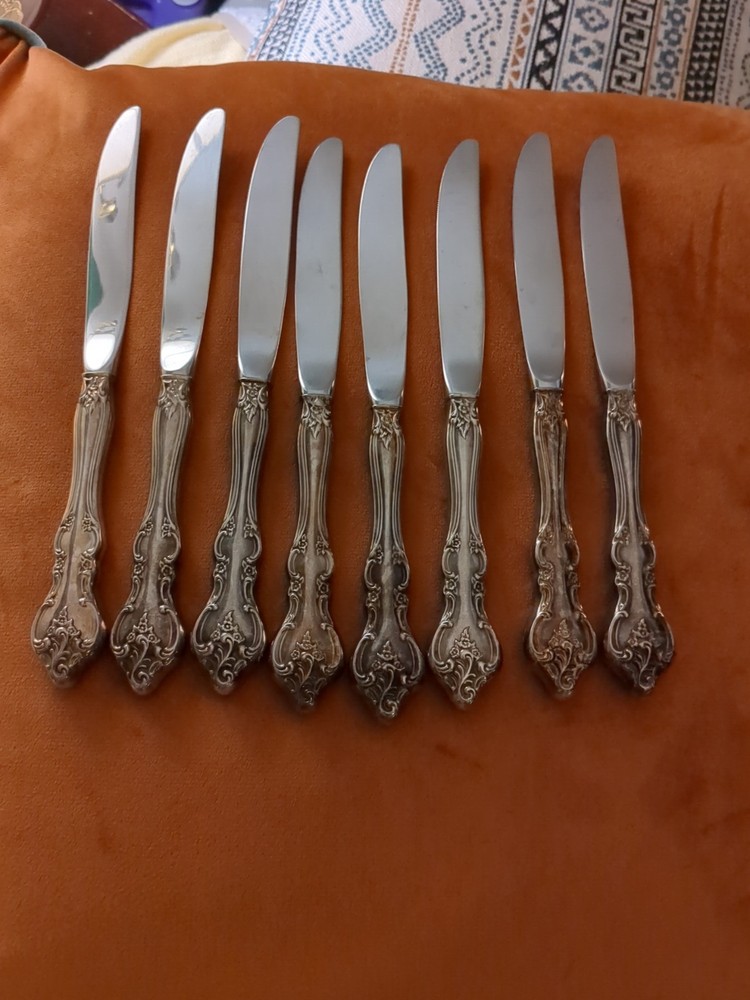 VintageOneida  Kennett Square 8 dinner Knifes 9" Silverplated Handle
