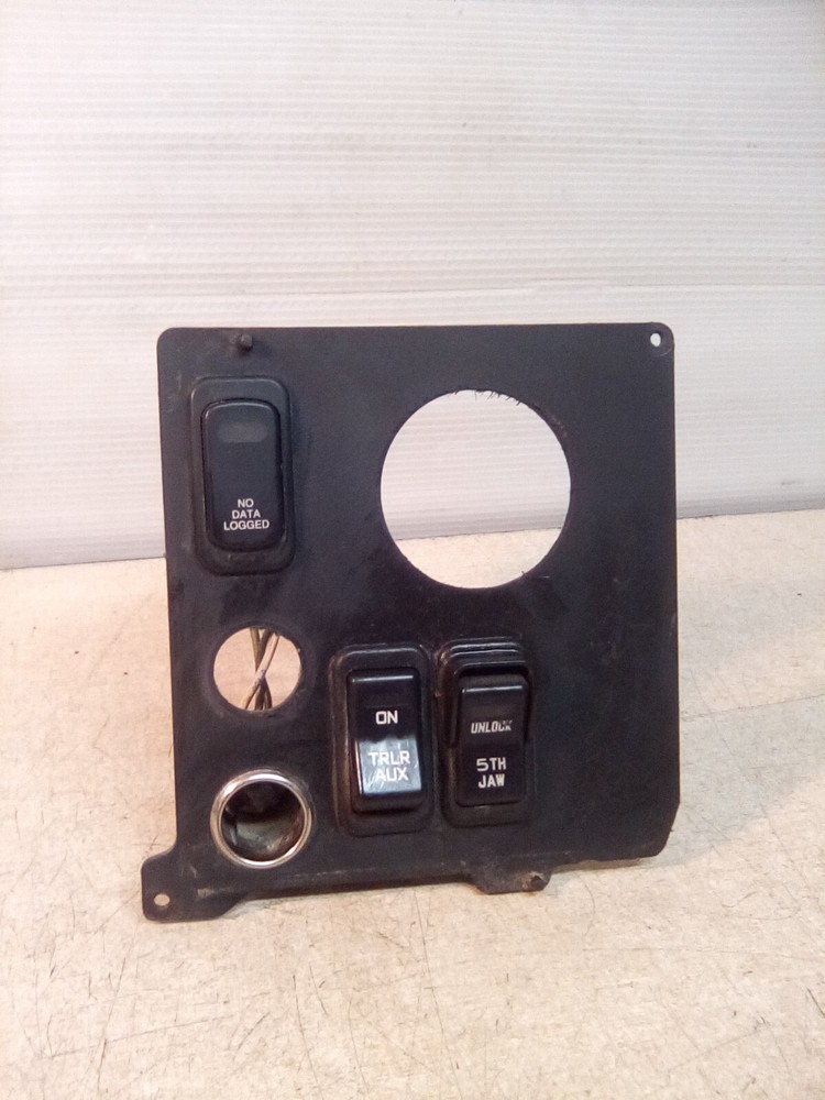 International 8600 Dash Switch Panel