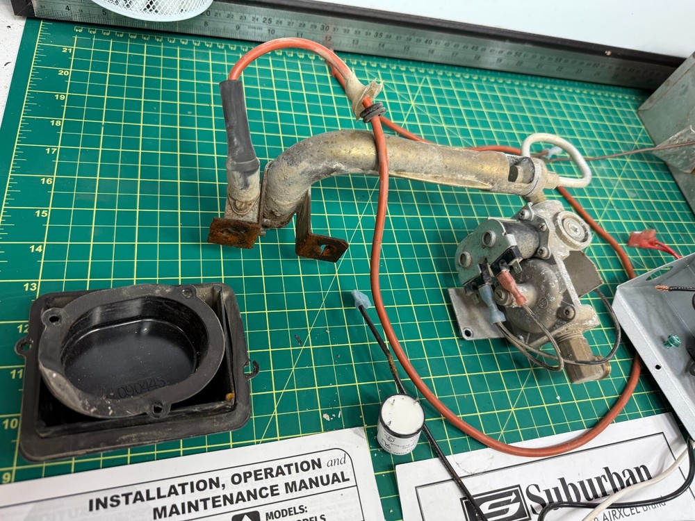 Suburban DSI Gas Electric Water Heater SW10DEL 10 Various Parts Bundle