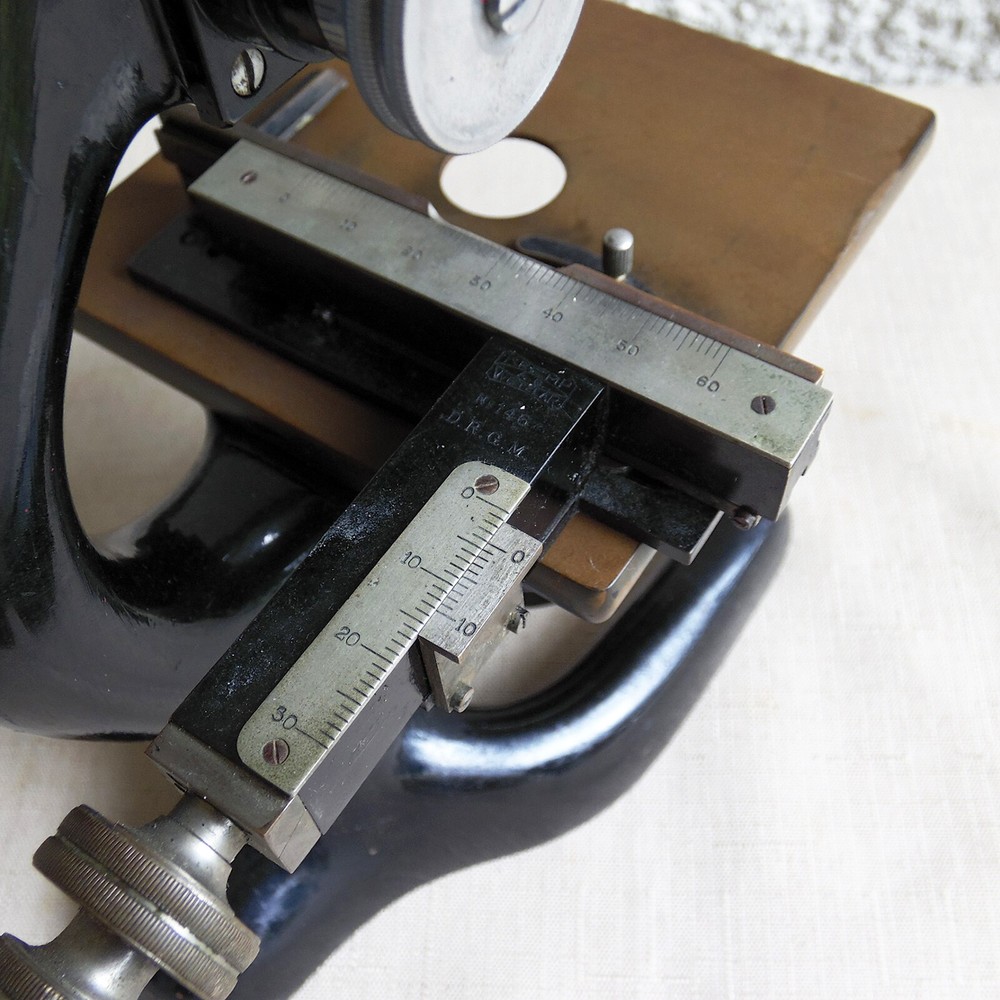 ANTIQUE BAUSCH & LOMB ROCHESTER NY MICROSCOPE CAST IRON FRAME