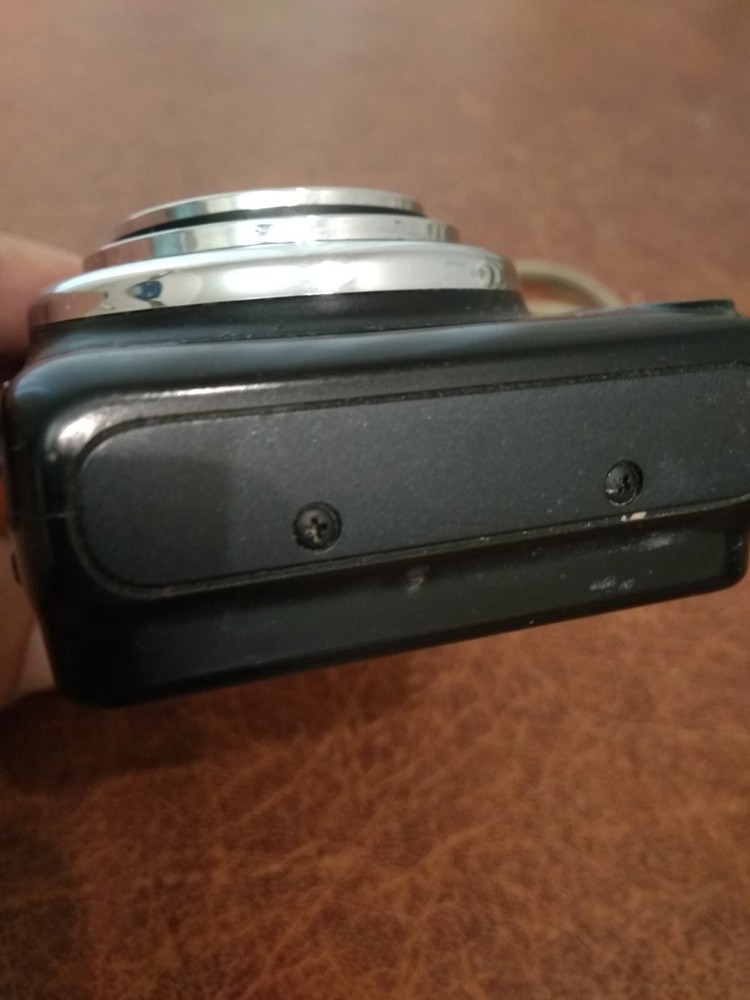 Canon PowerShot A2100 is 12.1MP Digital Camera. not Work