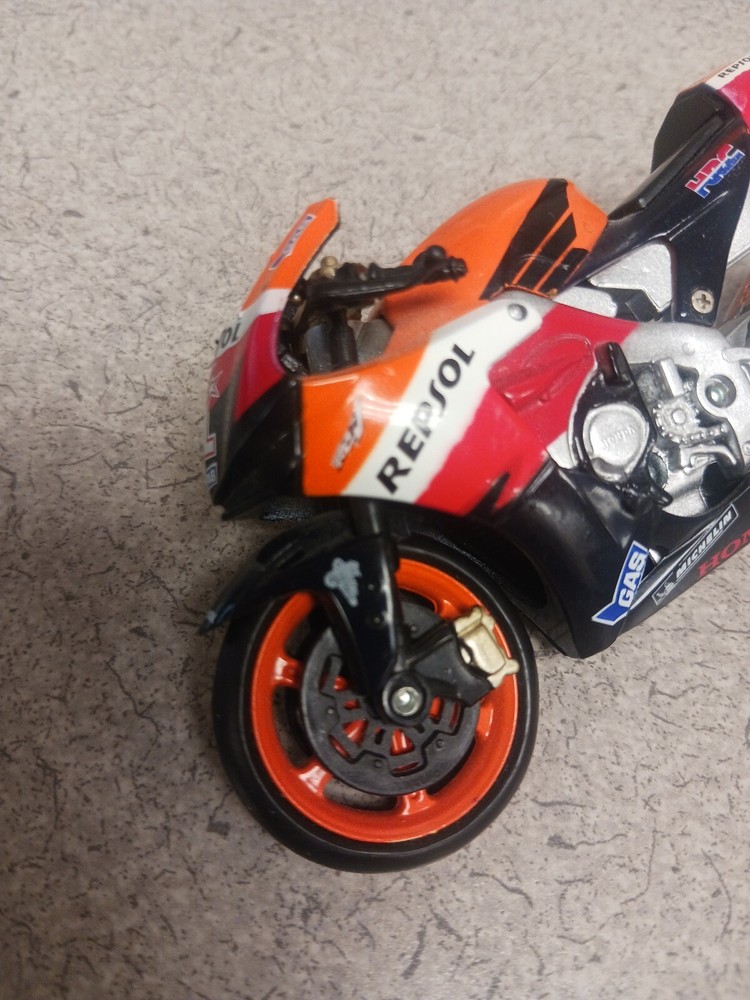 honda plastic motorcycle
