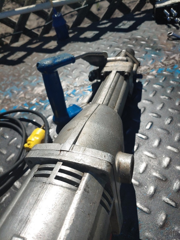 Kango 950S Electric Jackhammer, Demolition Hammer 120CV. Serviced.
