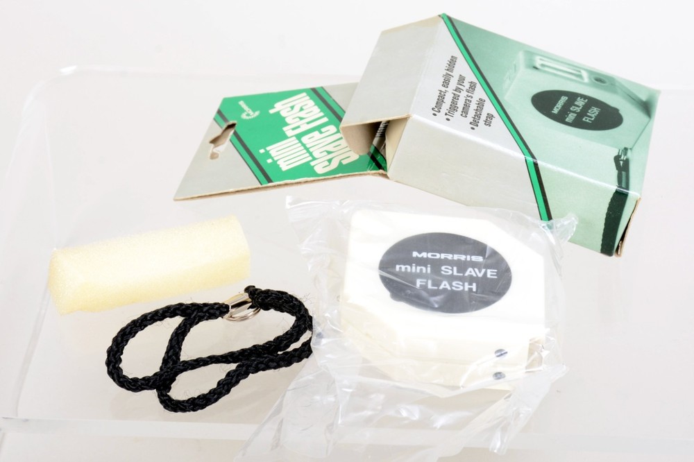 Morris Mini Slave Flash - Tiny,  Self standing, Optical Slave - Mint, Open Box