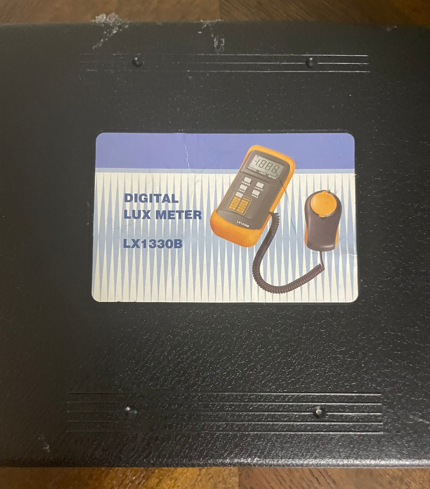 Digital Lux Meter LX1330B