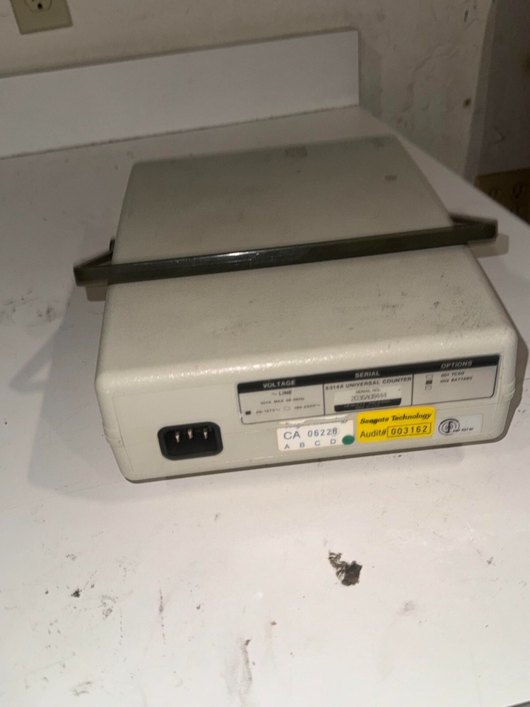 HP 5314 A universal counter