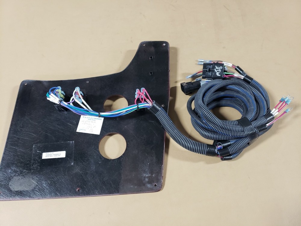 SEA RAY 350DA (2011-2012) STARBOARD SIDE AXIUS DASH PANEL