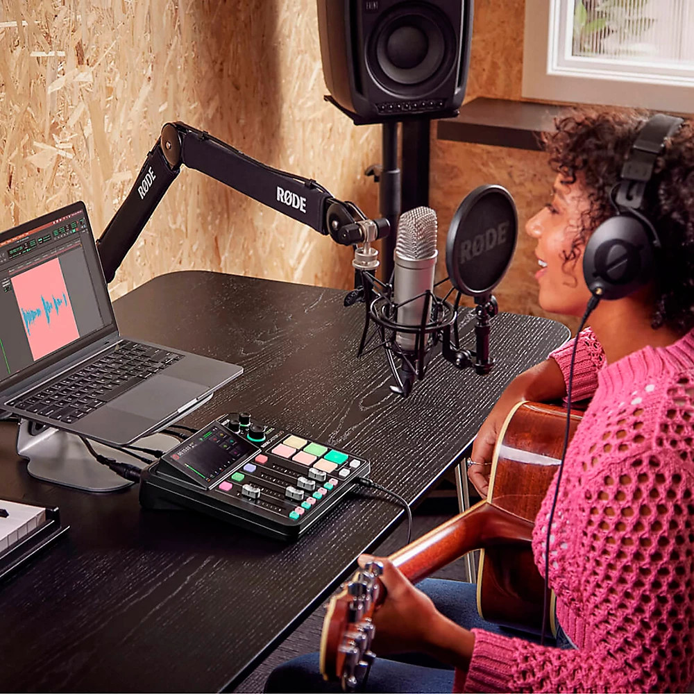 RODE RodeCaster Duo Streaming Mixer