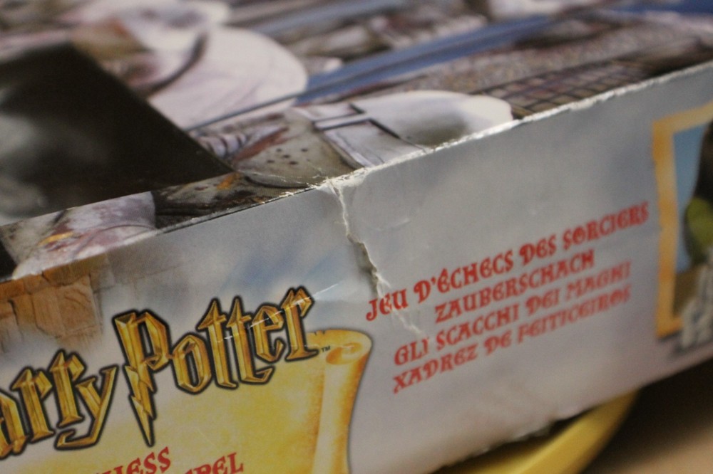 USED / COMPLETE / Harry Potter Wizard Chess Set 2002 Mattel