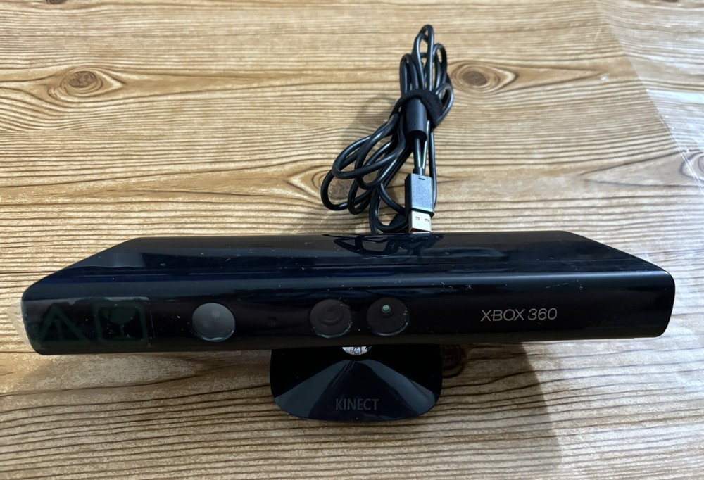 Xbox 360 Microsoft Kinect Sensor Black Bar Only  2007