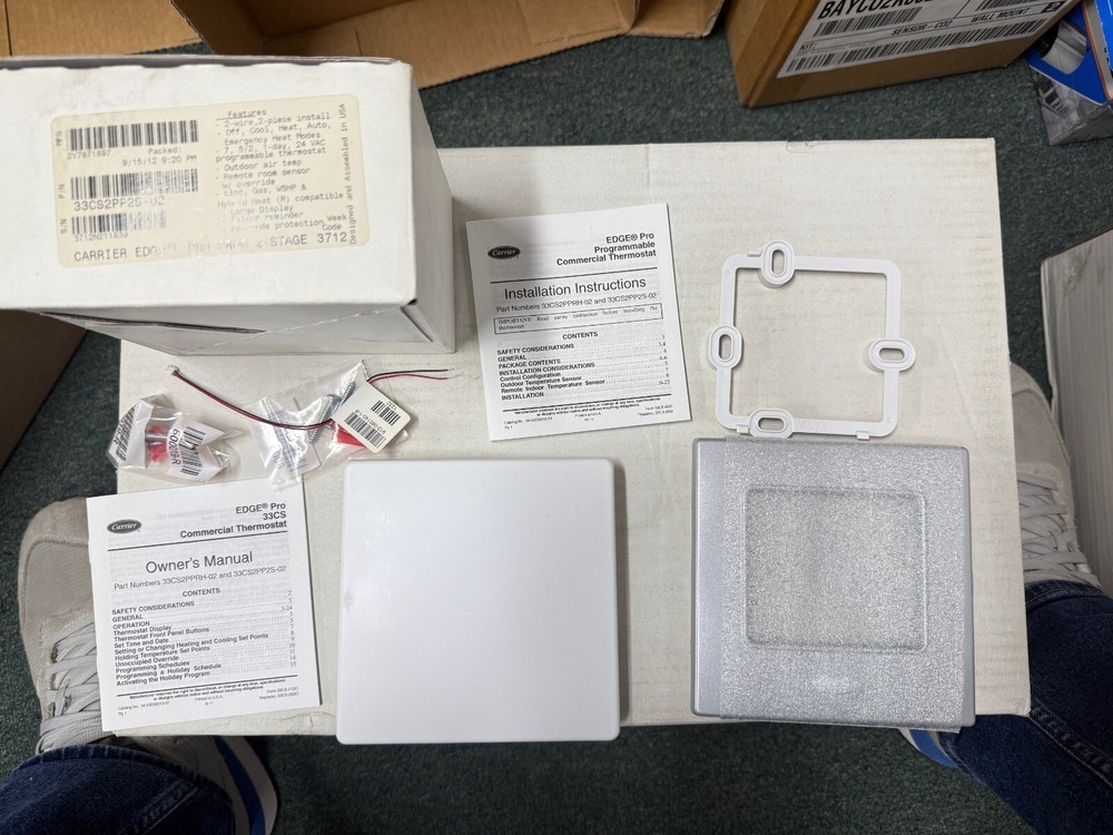 Carrier 33CS2PP2S-02 Edge Programmable Thermostat