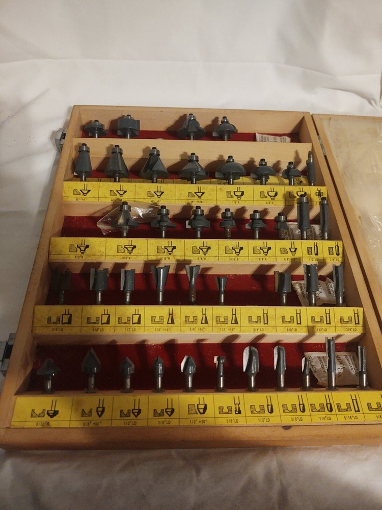 Mlcswoodworking.Com 45 router bits missing 5 bits in good condition