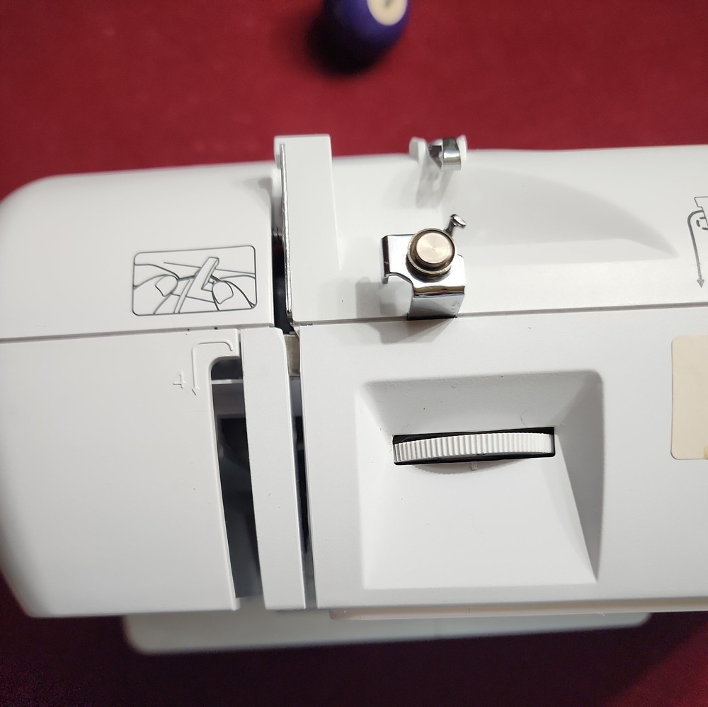 Brother Project Runway CE1125PRW Computerized Sewing