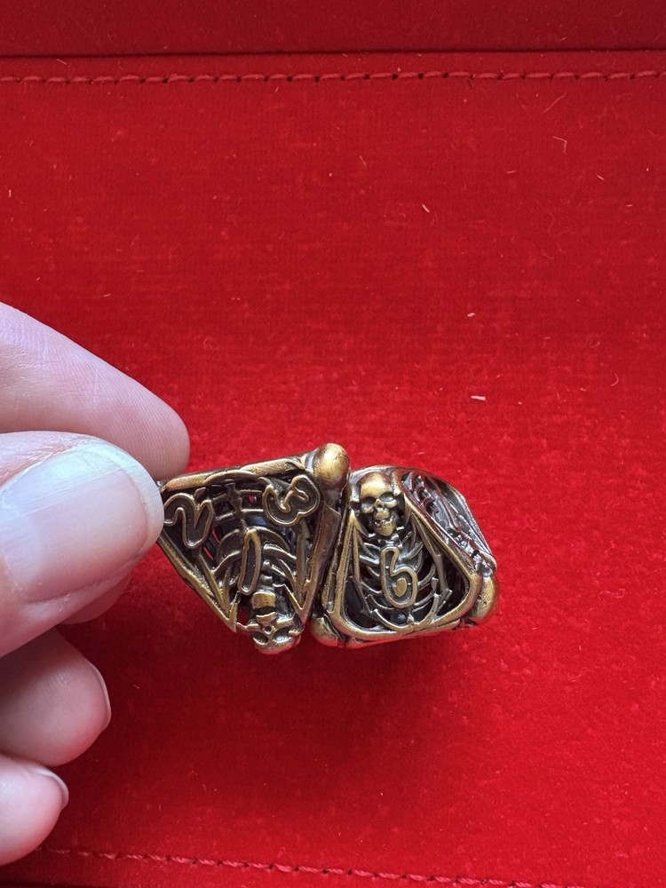 Hollow 7 Pc Metal Dice Skeleton Bronze
