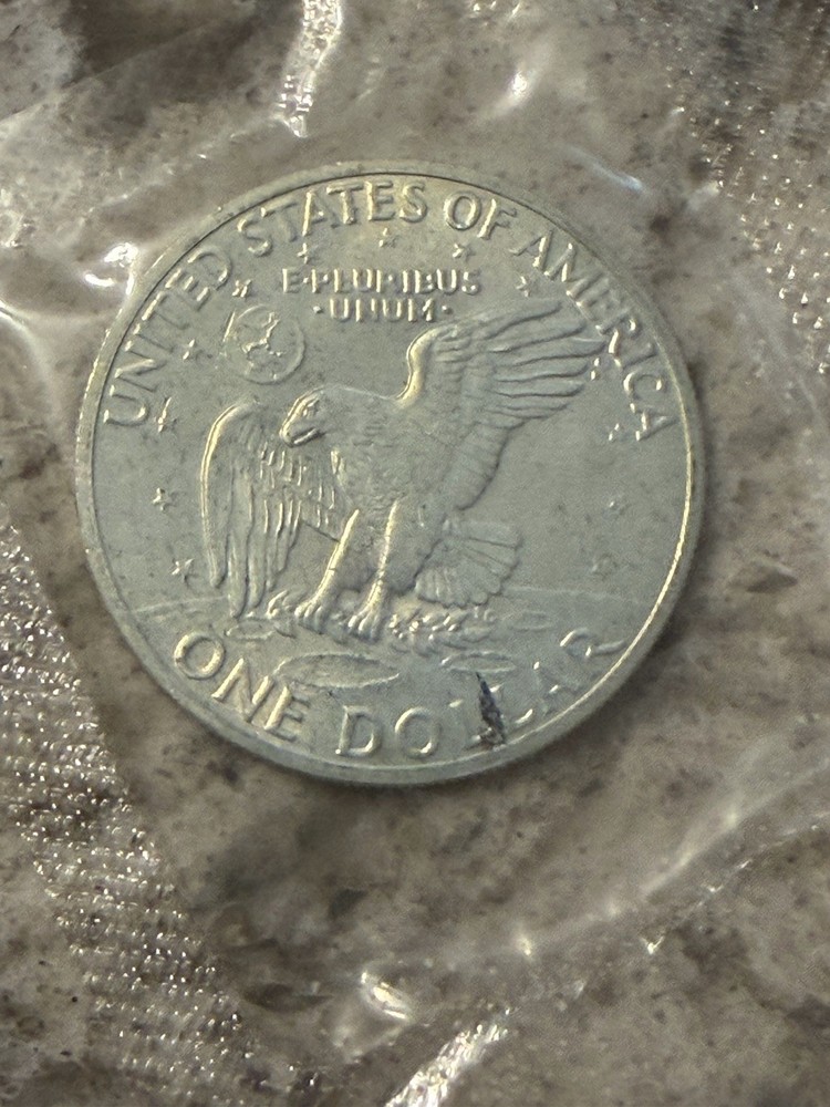 1971 Silver Eisenhower Uncirculated Dollar in Cello & Blue Envelope