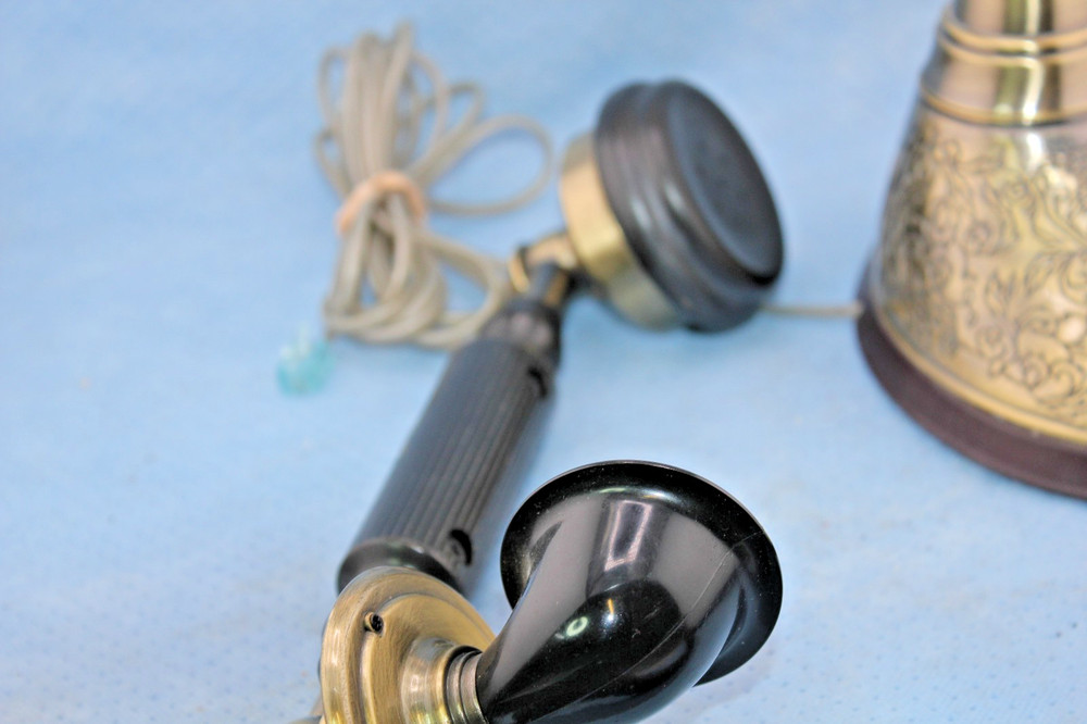 FRENCH STYLE PARAMOUNT DESK TELEPHONE SET