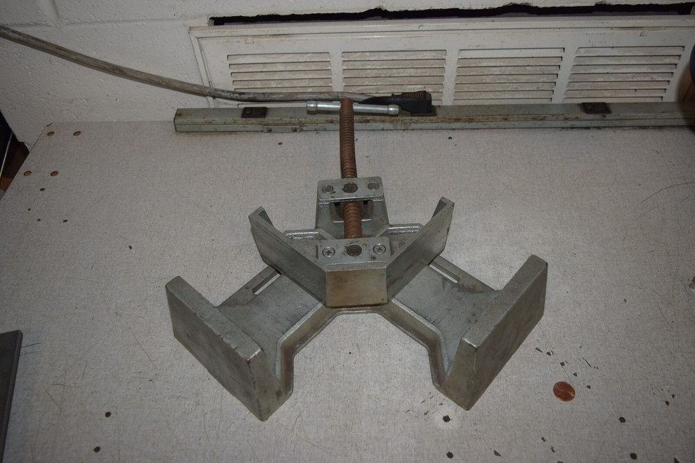 HFL 30.3356 Welding Vise