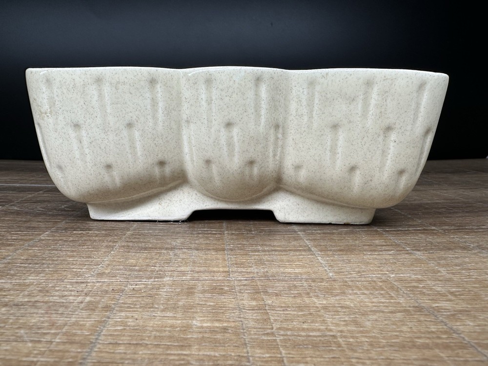 VINTAGE UPCO USA 105-7 RETRO CREAM WITH SPECKLES GLAZED RECTANGULAR PLANTER