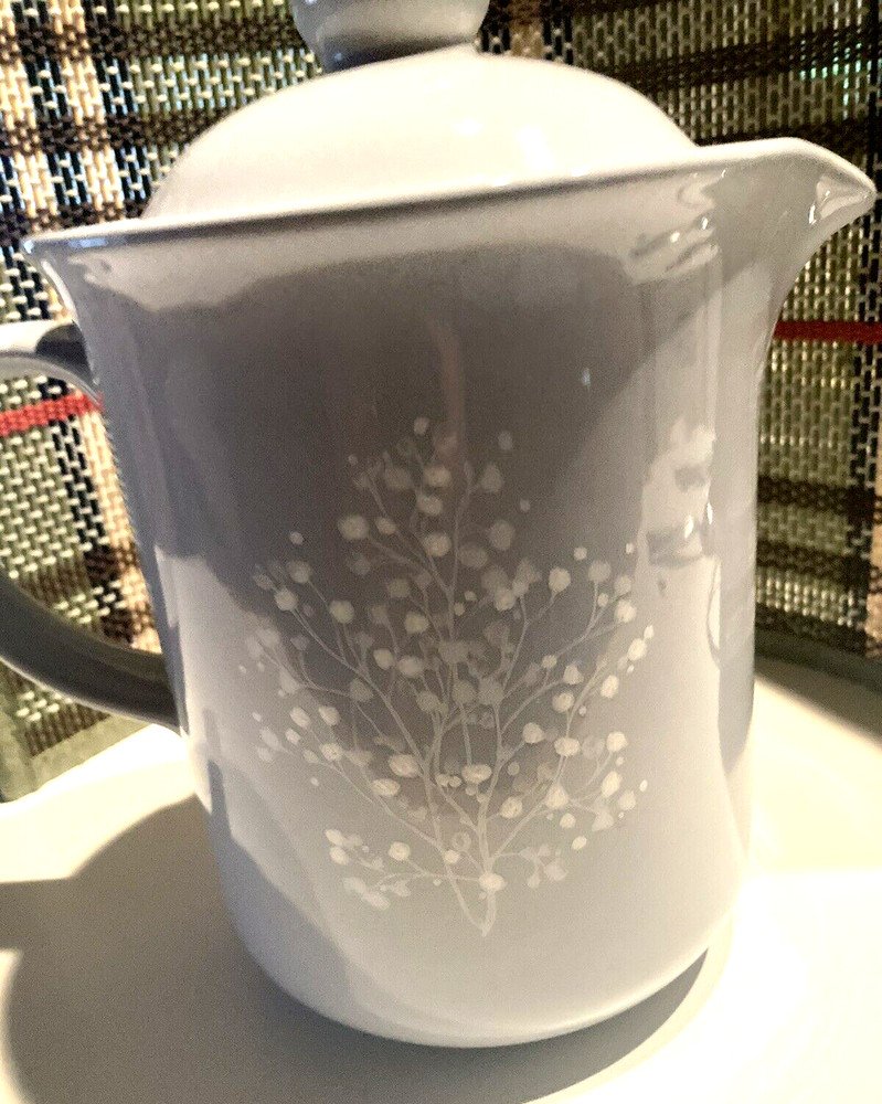 Pfaltzgraff "ESSENCE" Periwinkle Blue Beverage Server Pitcher LID - USA