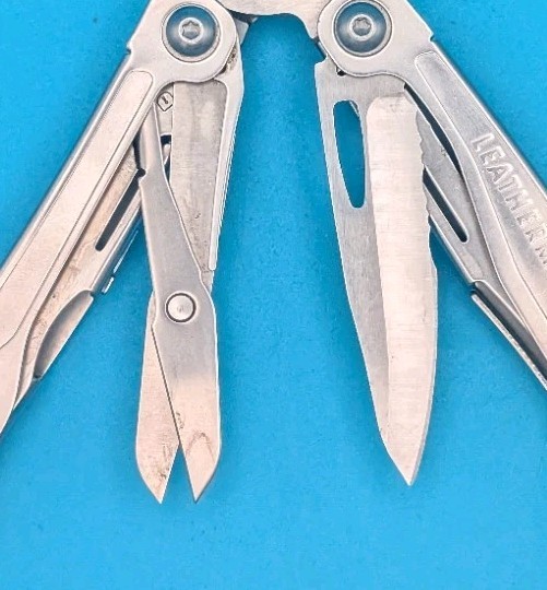 LEATHERMAN WINGMAN MULTI-TOOL! FAST SHIPPING!