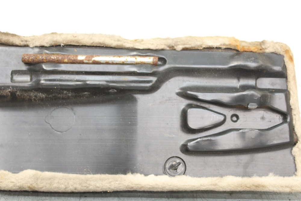 1983 PORSCHE 928 REAR HATCH TOOL KIT PANEL COVER Missing Some Tools OEM LM03