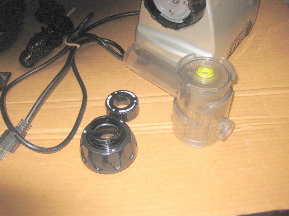 OMEGA CNC80S 200W Slow Speed Juicer - Silver - Missing some accessories TESTED