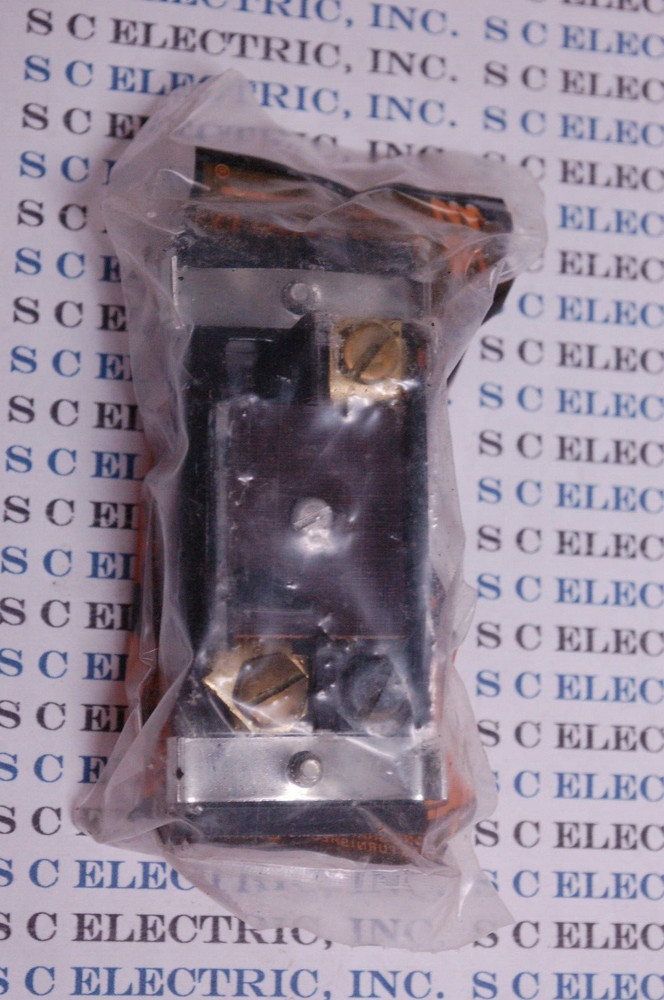 Wiremold 2127GA Gounding Receptacle
