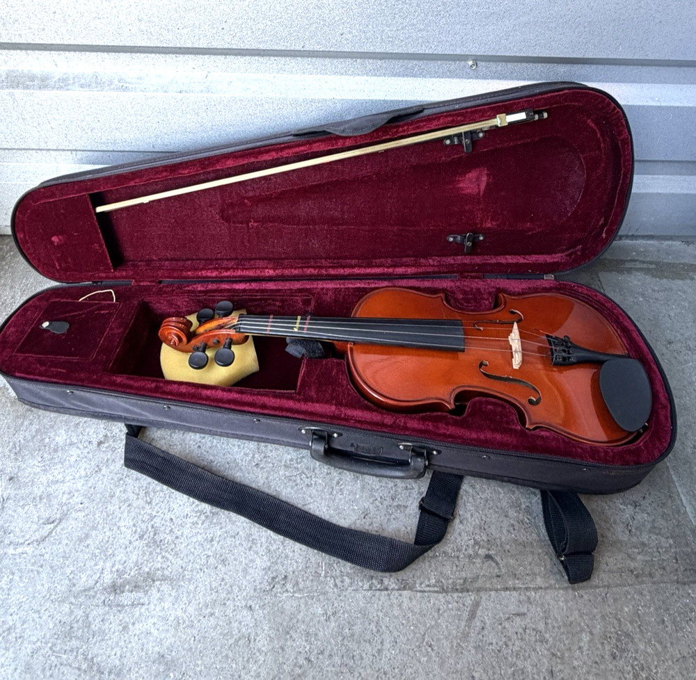Rosetti Model 4/4 Violin w Carry Case