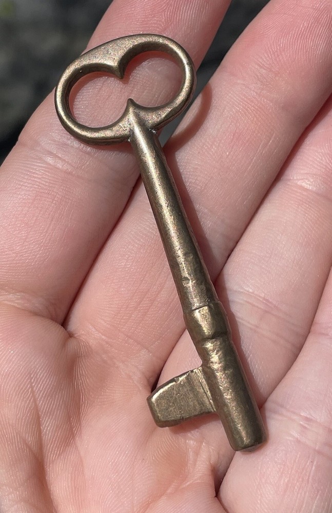 2 1/2" Antique Skeleton Brass Key Cellar Lock Latch Architectural Hardware Clock