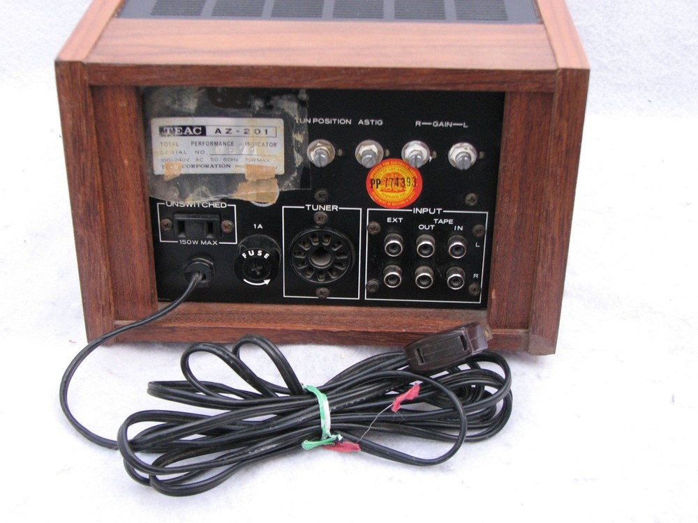 Teac AZ-201 total peformance indicator