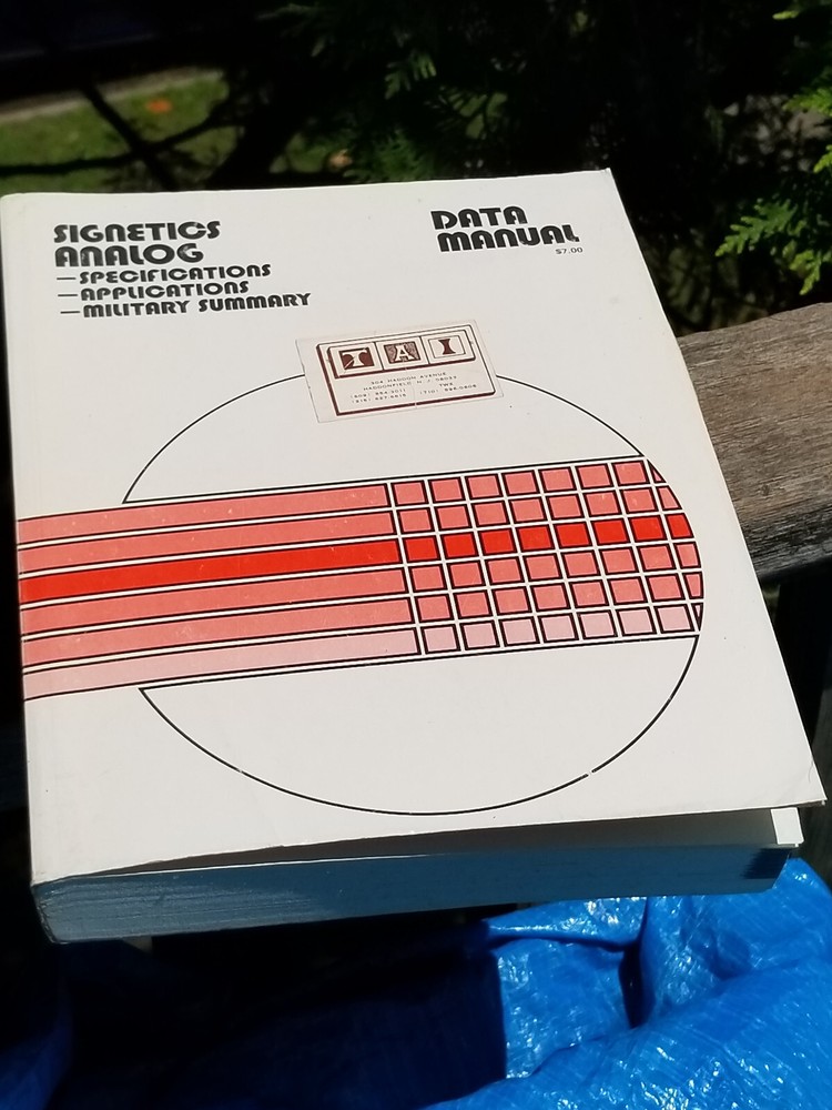 VINTAGE ELECTRONICS BOOK SIGNETICS ANALOG DATA MANUAL 1977