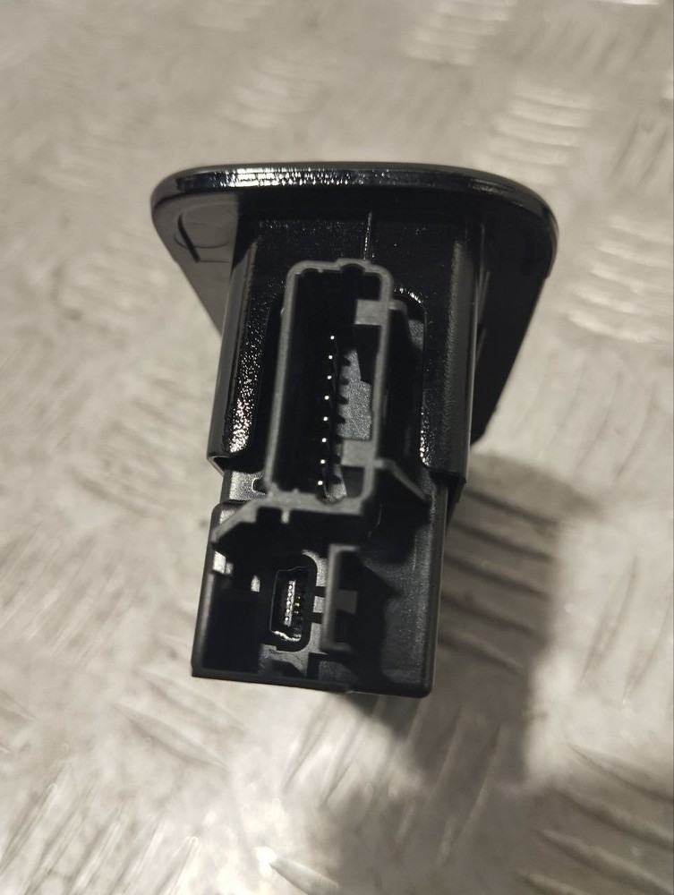 Input device Chrysler Pacifica 2017 AUX USB 68229844AC