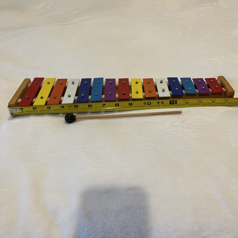 Child xylophone with one mallet
