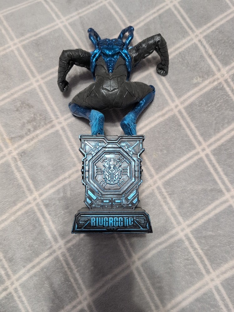 DC Universe Blue Beetle 12 Inch Statue
