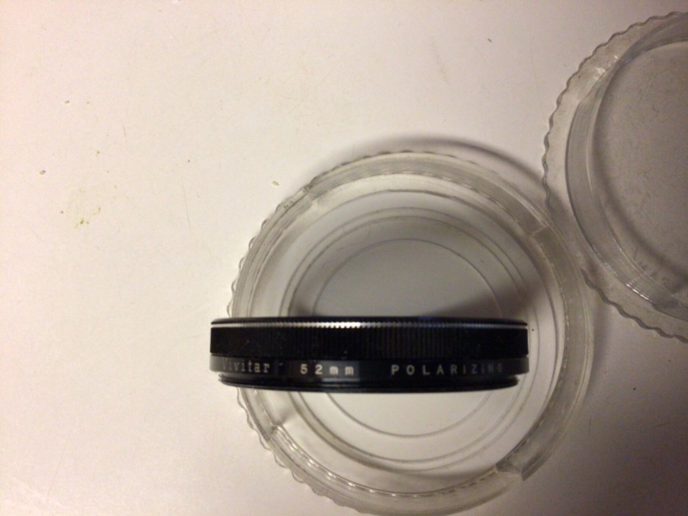 Vivitar 52mm Polarizing Filter screw on Camera lens with plastic storage case