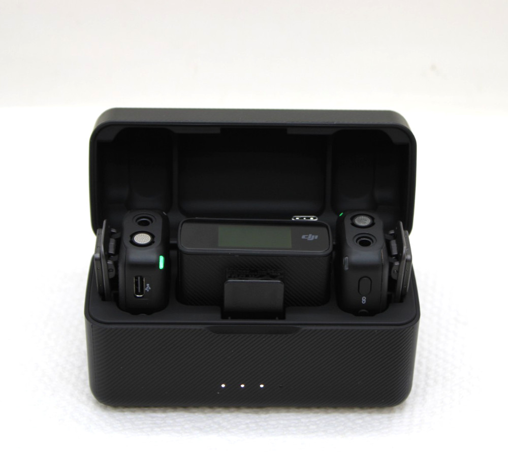 DJI Mic Dual-Transmitter Compact Digital Wireless Microphone Recorder ASB01