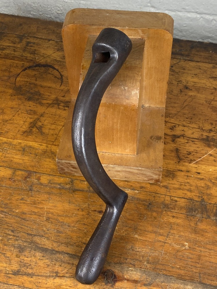 Antique Iron Handle ~ Crank, Turn, Spin ~ Hit or Miss Engine, Farm Implement?