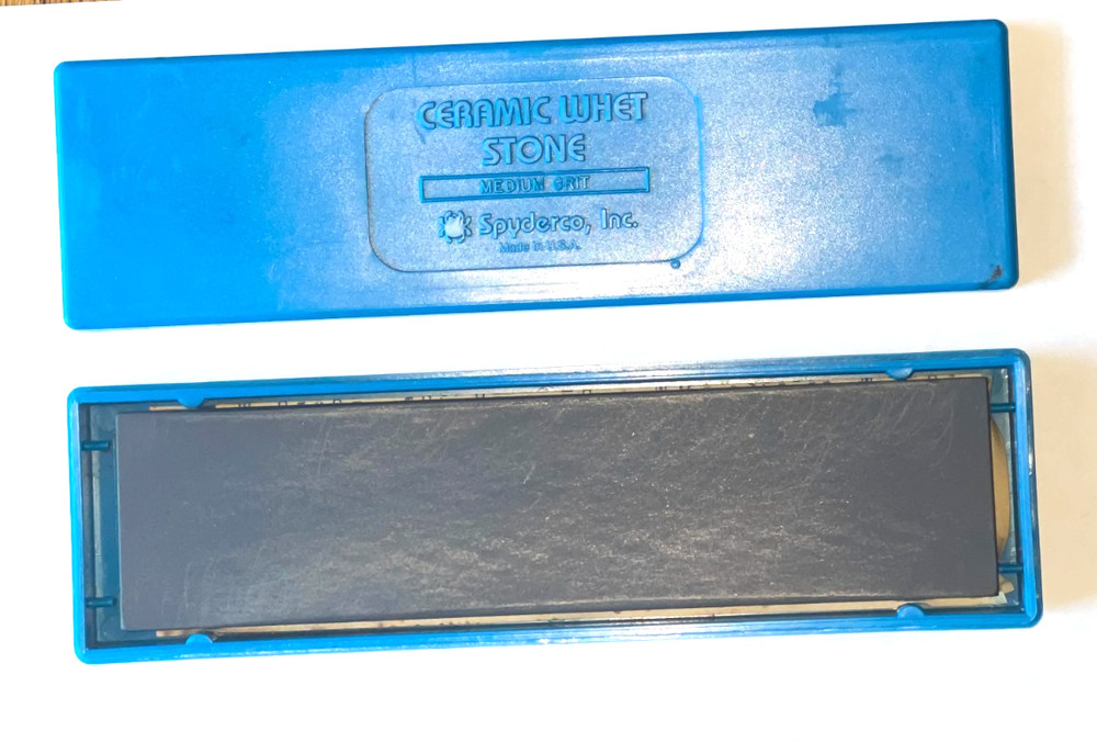 Spyderco Ceramic Bench Stone Medium Grit Whet Knife Sharpener with Case