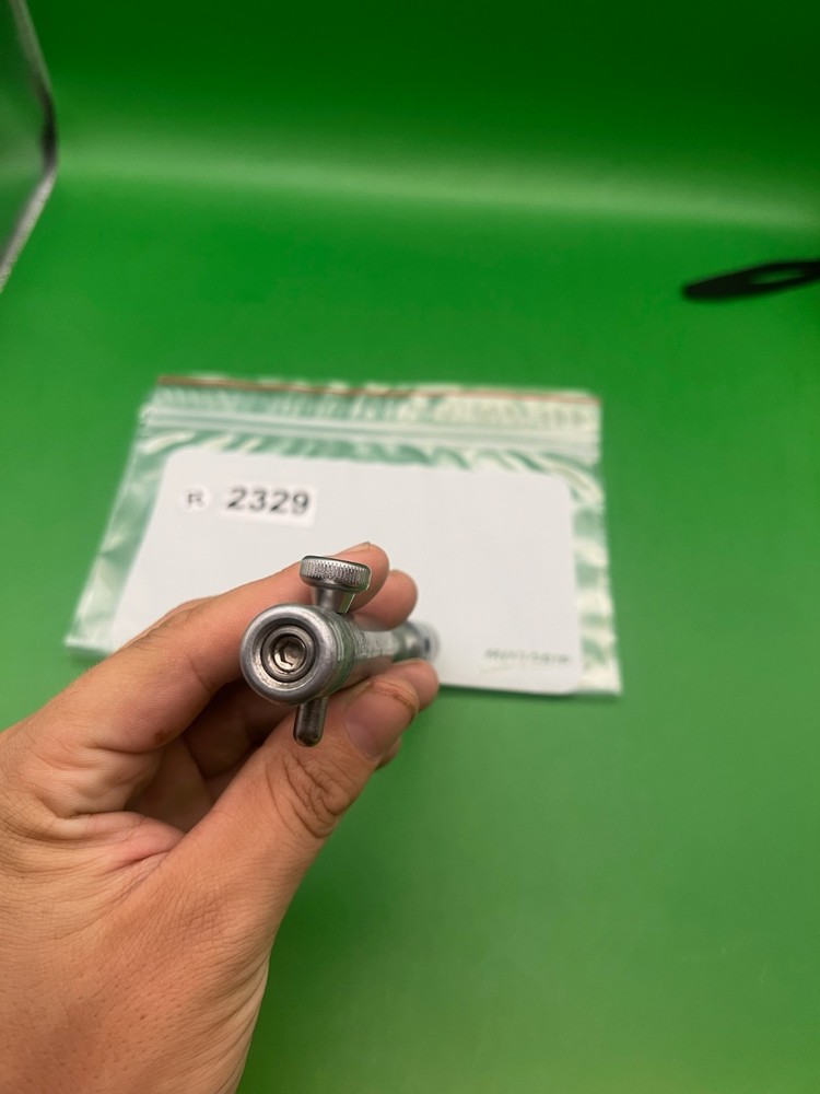 Autococker Bolt