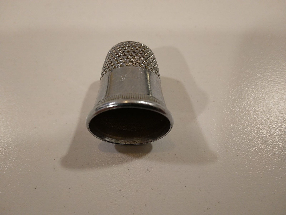 ANTIQUE SEWING THIMBLE AND BUTTON LOT